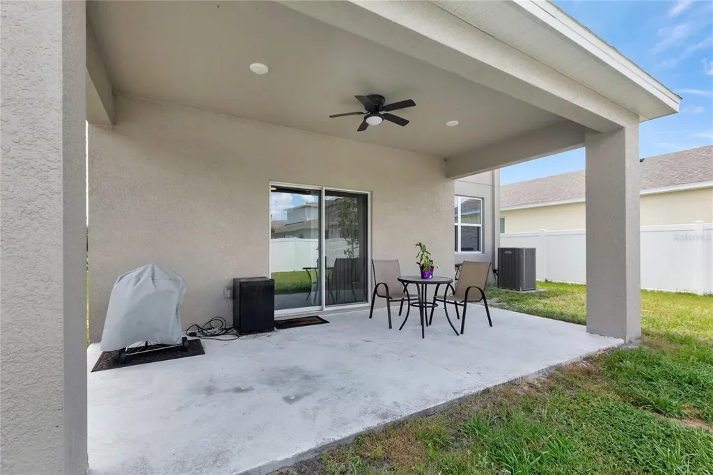 5068 Little Stream Lane Wesley Chapel FL 33545