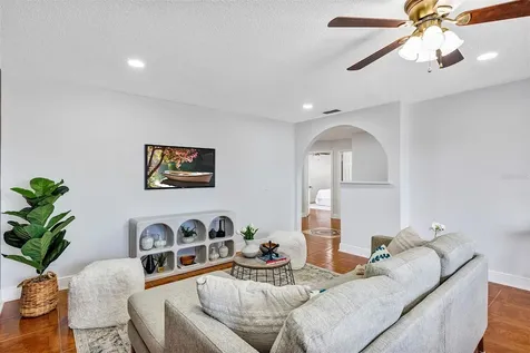 1176 Epson Oaks Way Orlando FL 32837