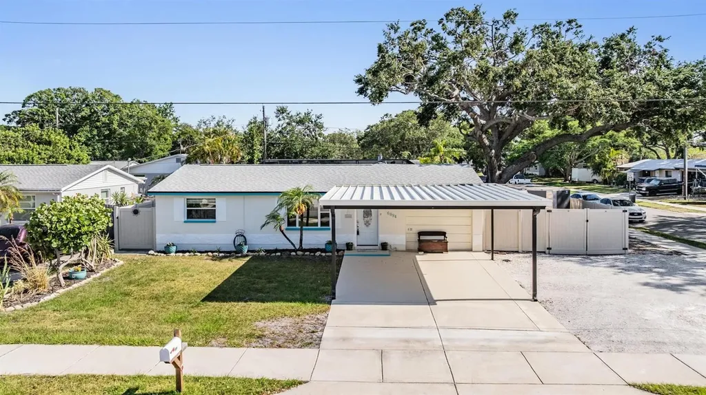 6894 82nd Avenue N Pinellas Park FL 33781