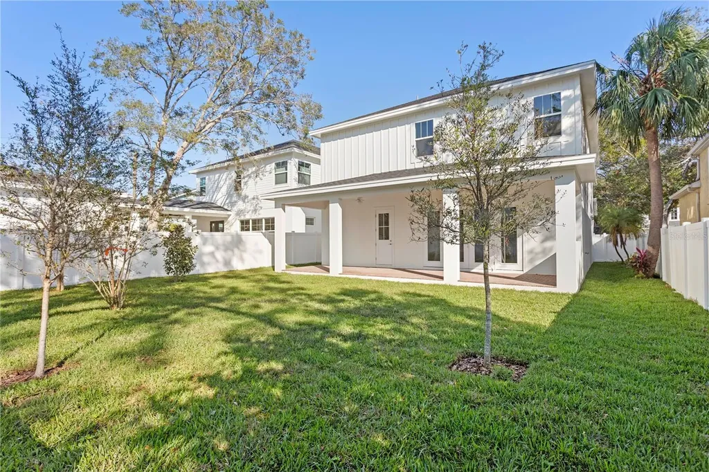 2805 W Wallace Avenue Tampa FL 33611