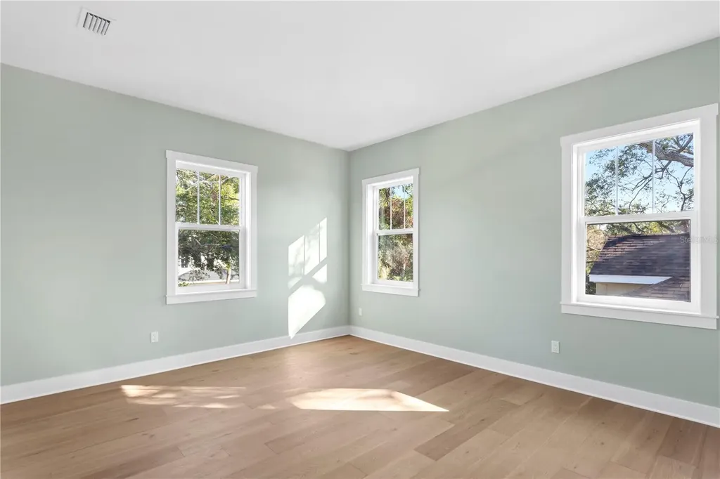 2805 W Wallace Avenue Tampa FL 33611