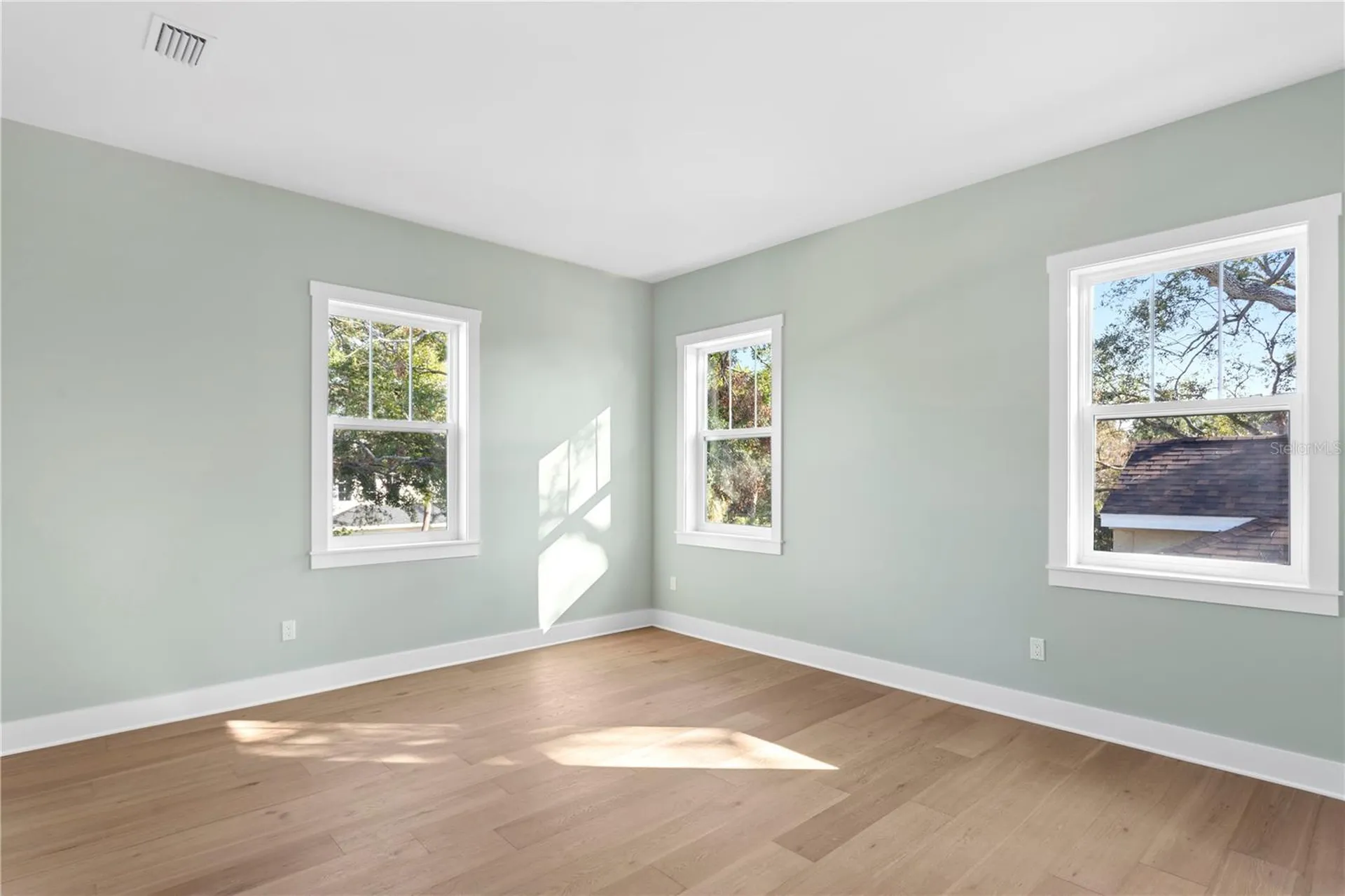 2805 W Wallace Avenue Tampa FL 33611