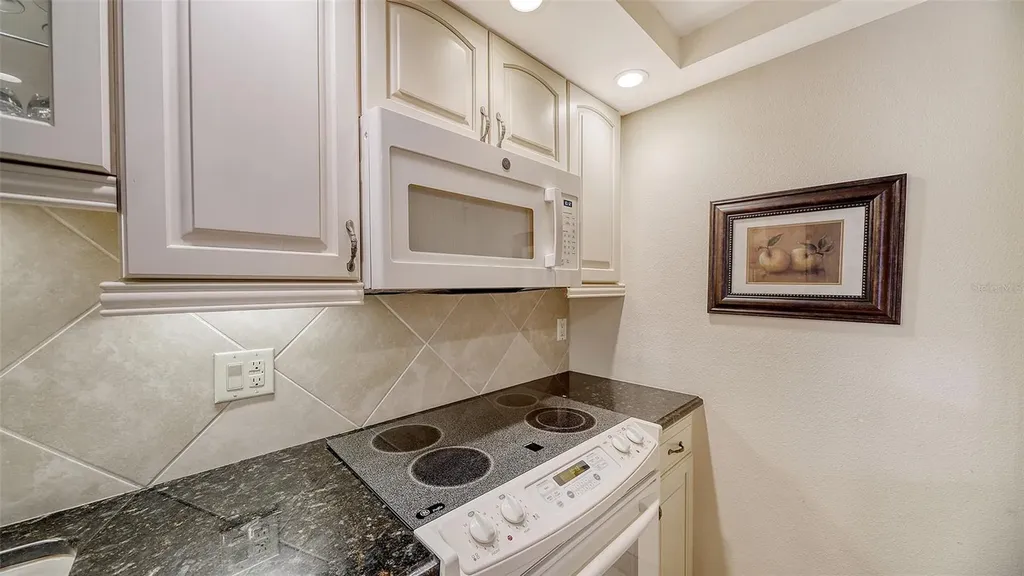 1212 Benjamin Franklin Drive Sarasota FL 34236