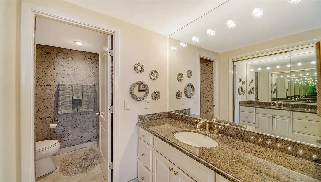 1212 Benjamin Franklin Drive Sarasota FL 34236