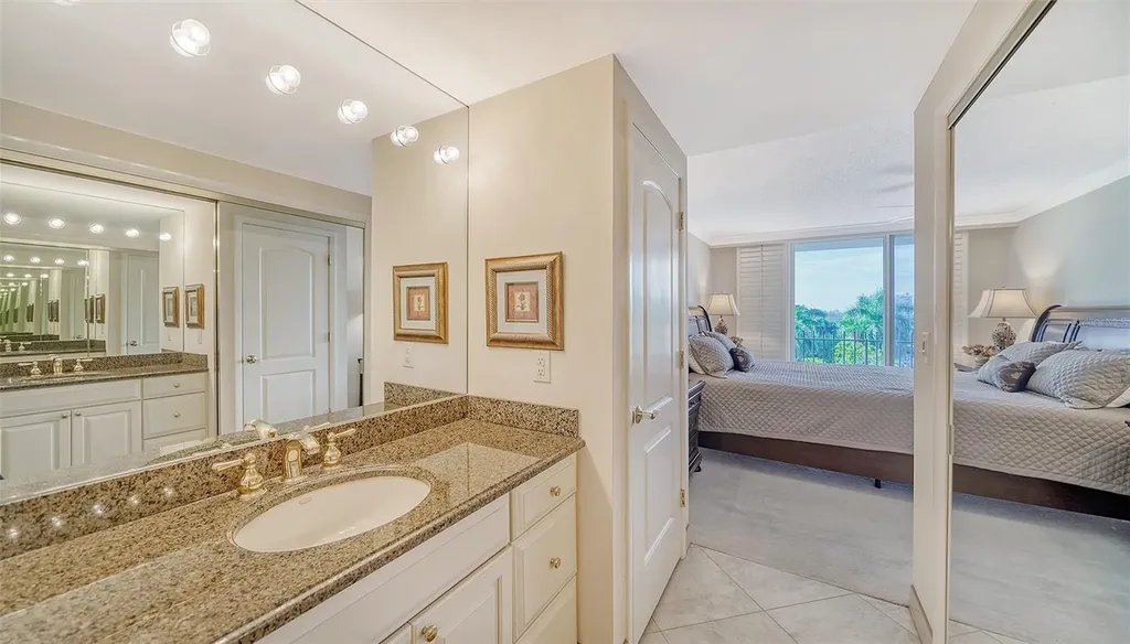 1212 Benjamin Franklin Drive Sarasota FL 34236