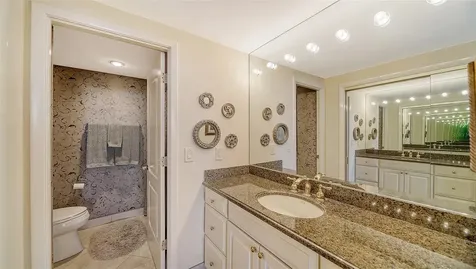1212 Benjamin Franklin Drive Sarasota FL 34236