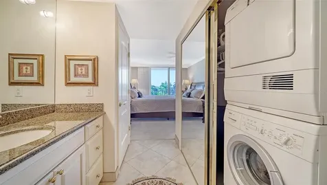 1212 Benjamin Franklin Drive Sarasota FL 34236