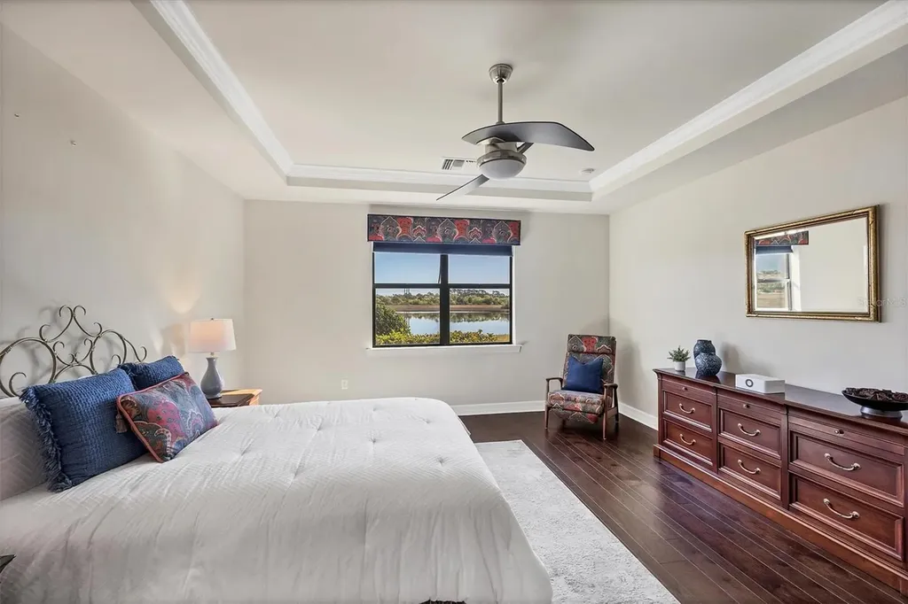 5923 Snowy Egret Drive Sarasota FL 34238