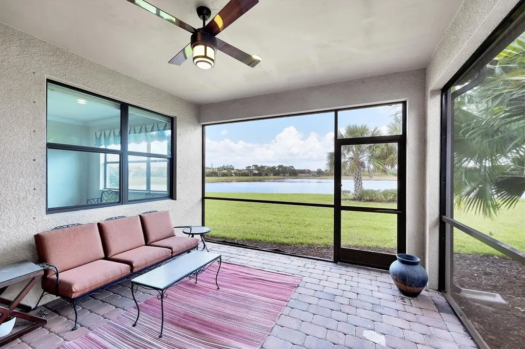5923 Snowy Egret Drive Sarasota FL 34238