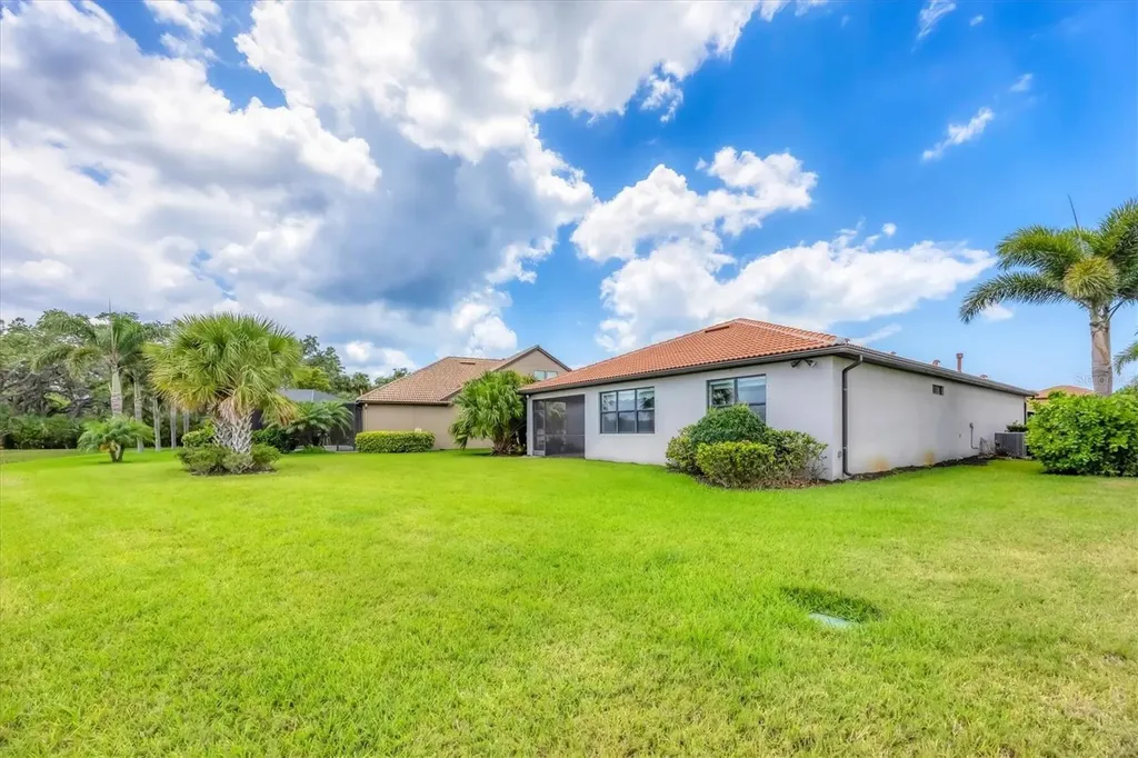 5923 Snowy Egret Drive Sarasota FL 34238