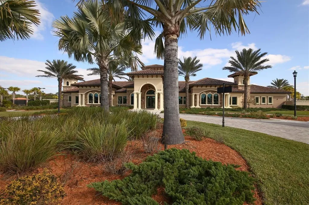 5923 Snowy Egret Drive Sarasota FL 34238