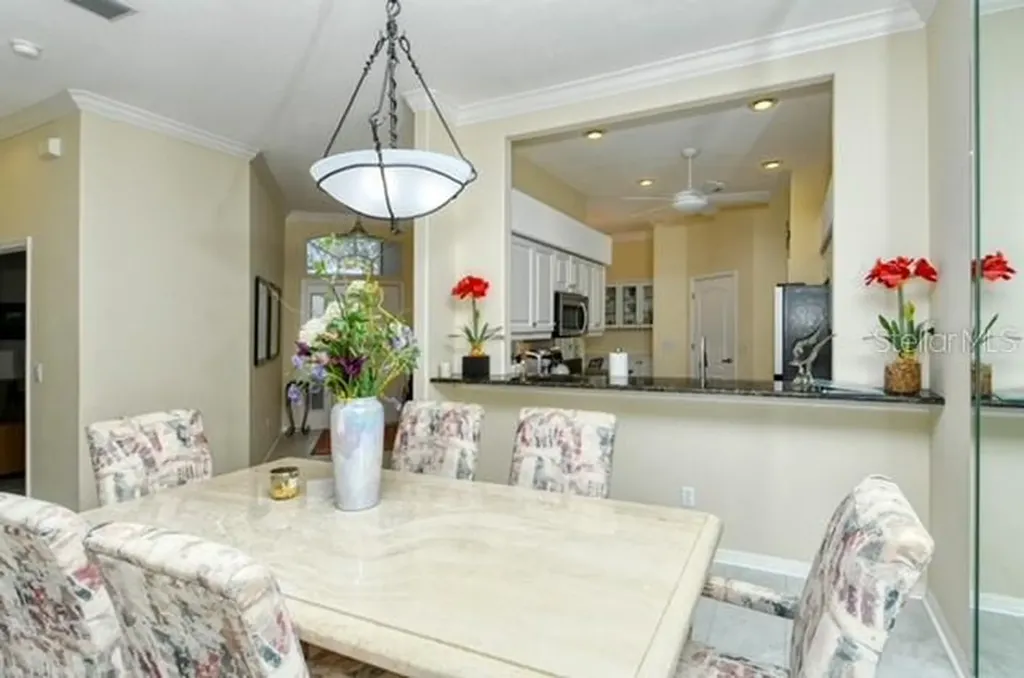 9480 Forest Hills Circle Sarasota FL 34238