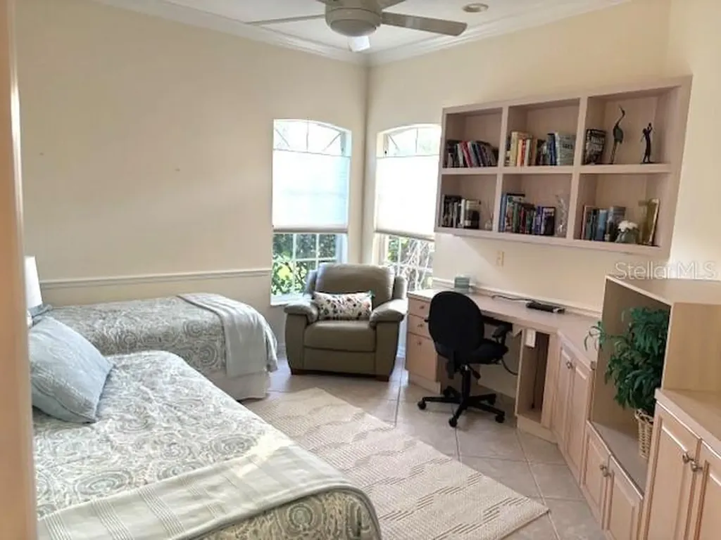 9480 Forest Hills Circle Sarasota FL 34238