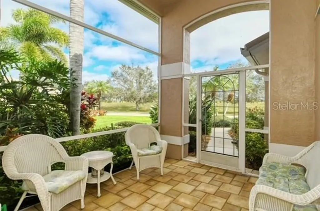 9480 Forest Hills Circle Sarasota FL 34238