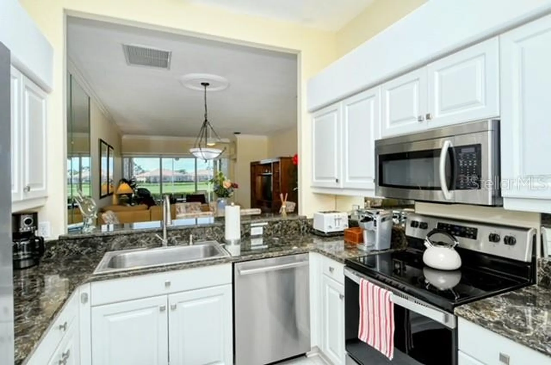 9480 Forest Hills Circle Sarasota FL 34238