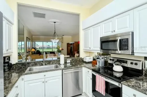 9480 Forest Hills Circle Sarasota FL 34238