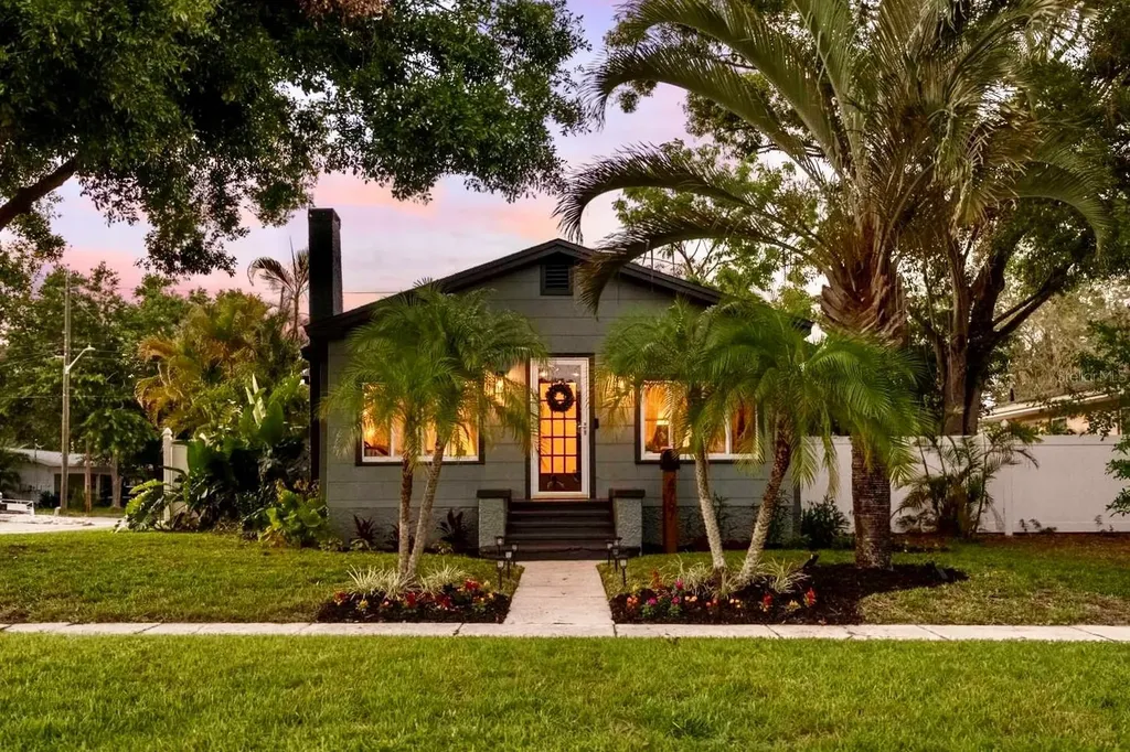 4767 6th Avenue N St Petersburg FL 33713