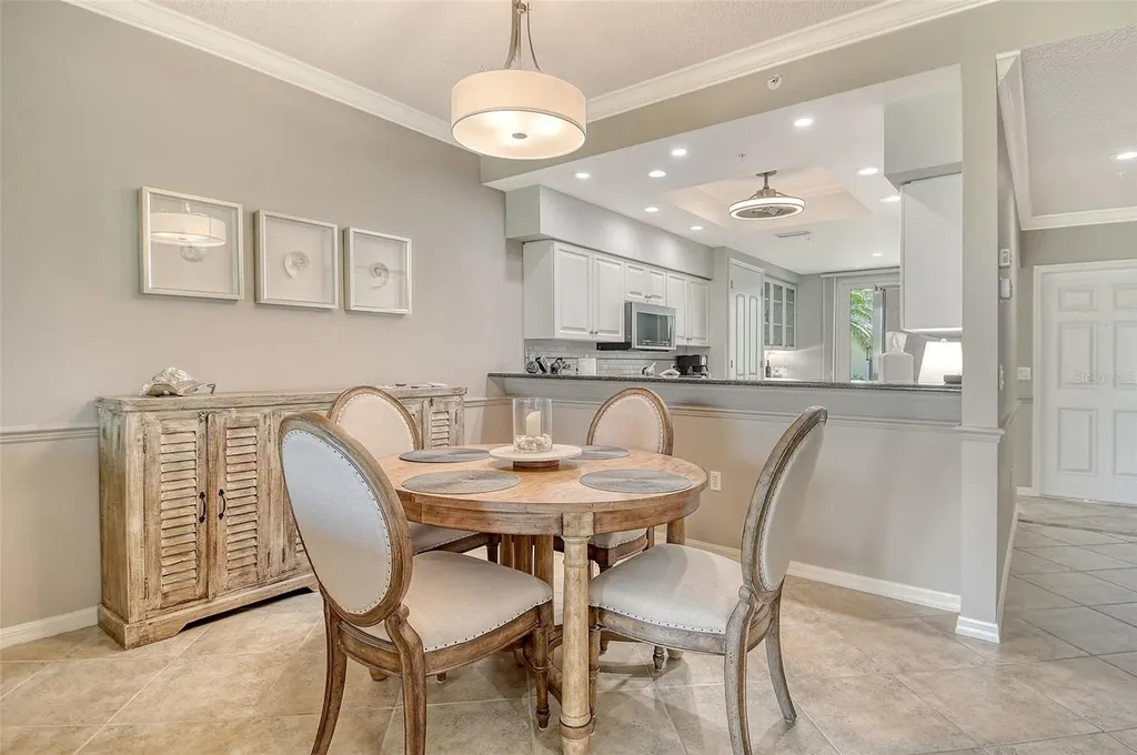9470 High Gate Drive Sarasota FL 34238