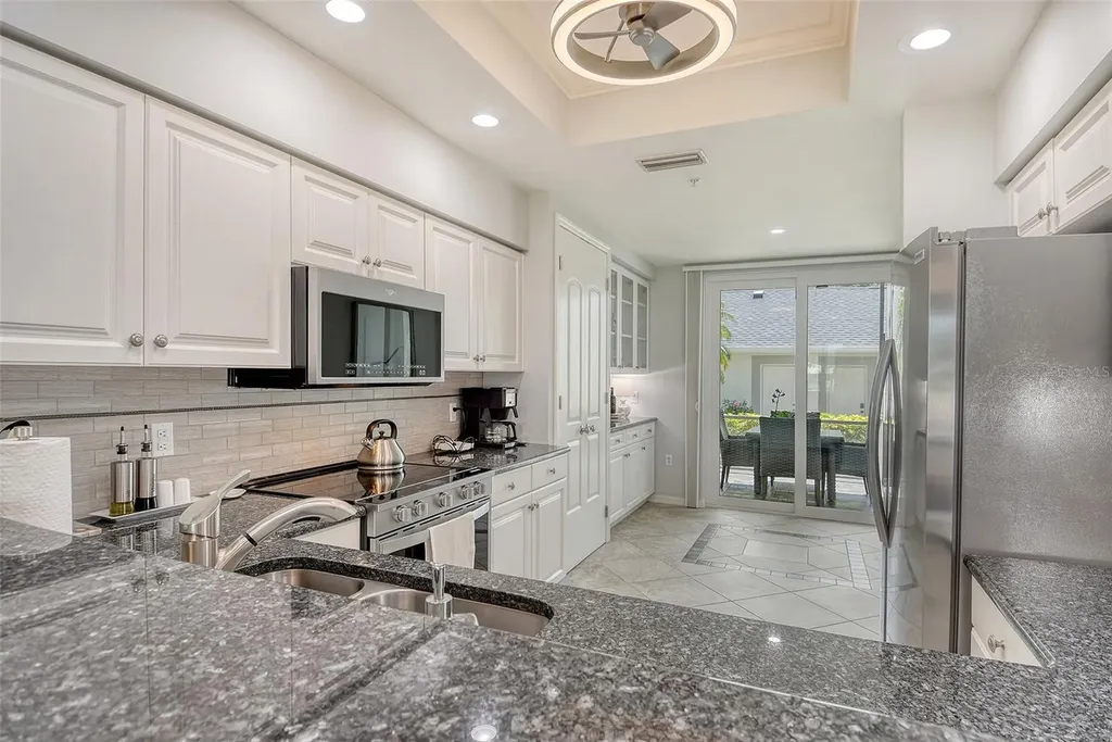 9470 High Gate Drive Sarasota FL 34238