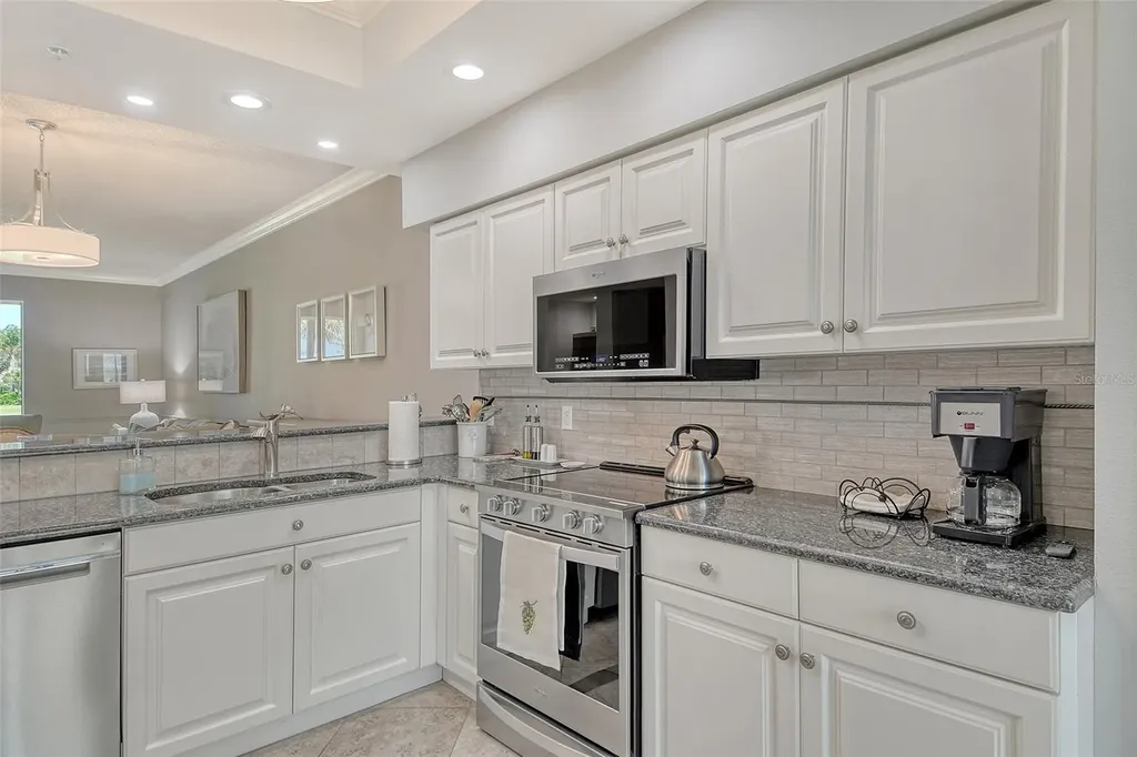 9470 High Gate Drive Sarasota FL 34238