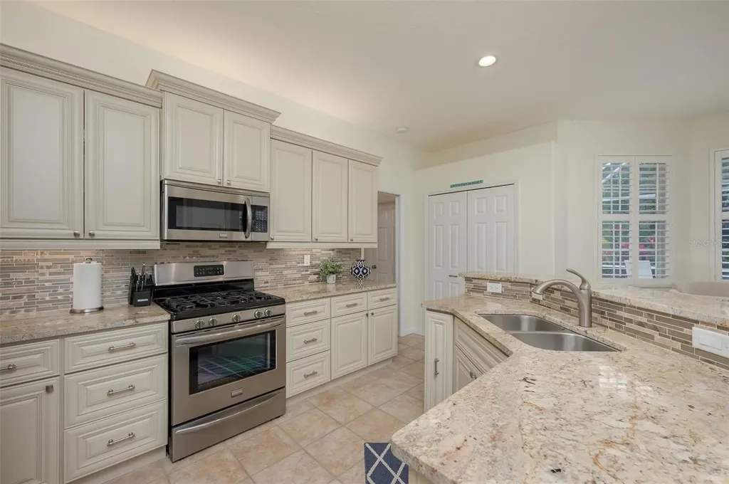 4912 Sabal Lake Circle Sarasota FL 34238