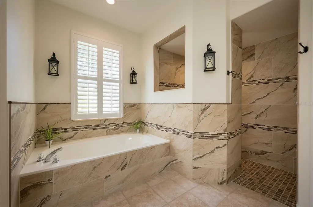 4912 Sabal Lake Circle Sarasota FL 34238