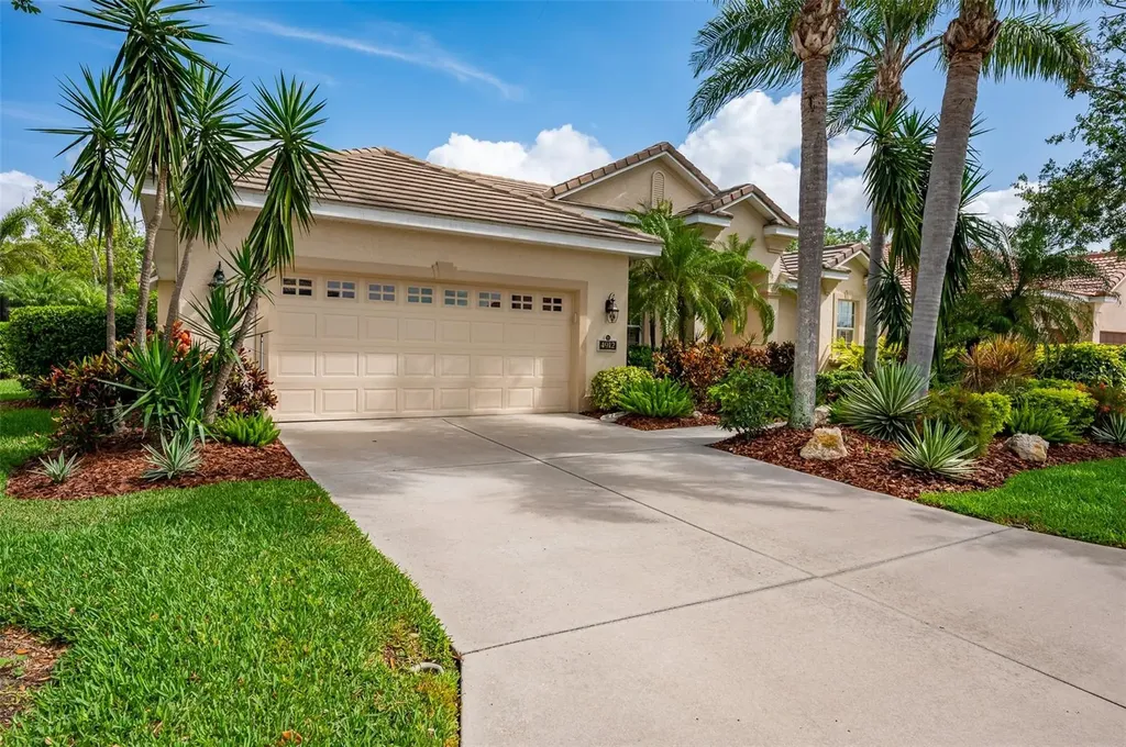 4912 Sabal Lake Circle Sarasota FL 34238