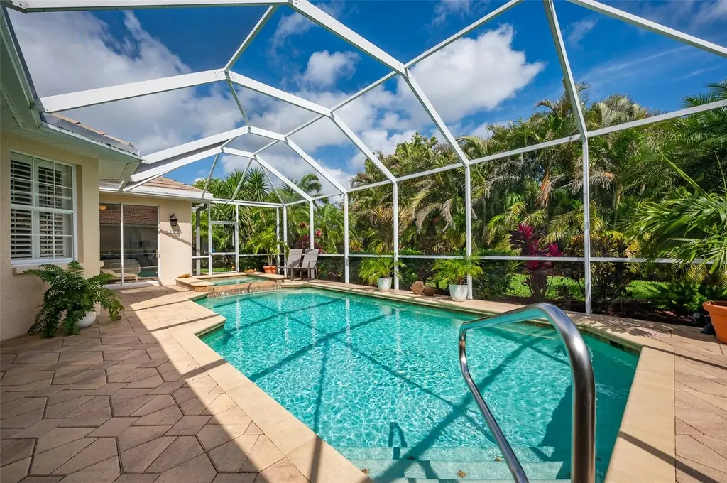 4912 Sabal Lake Circle Sarasota FL 34238