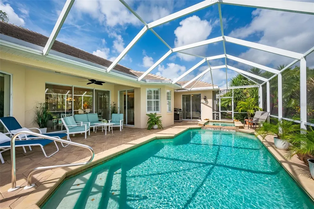 4912 Sabal Lake Circle Sarasota FL 34238
