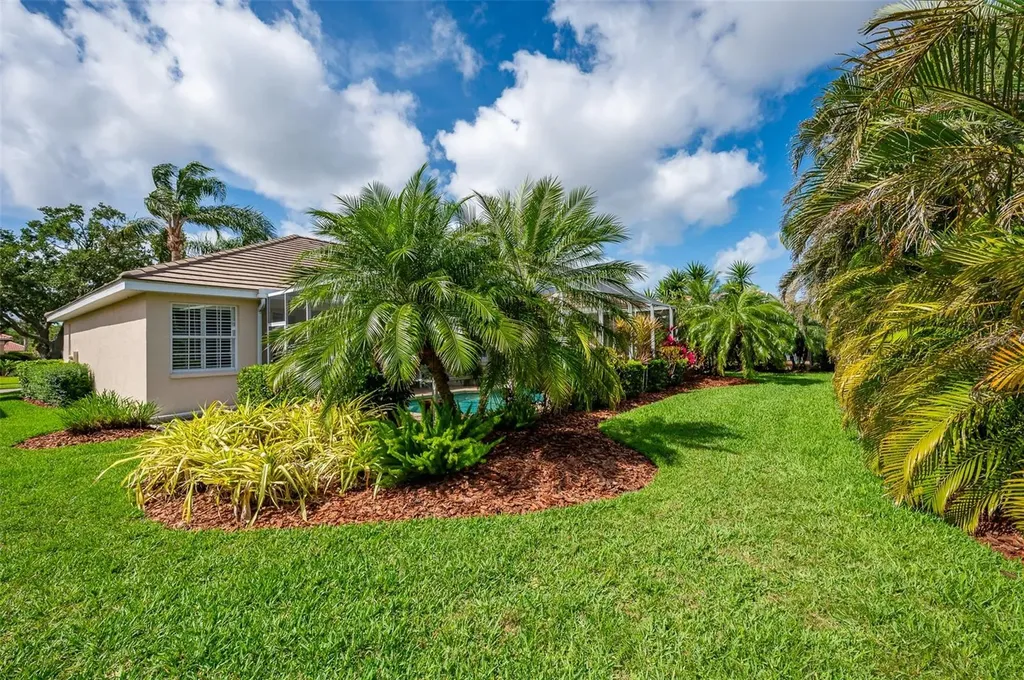 4912 Sabal Lake Circle Sarasota FL 34238
