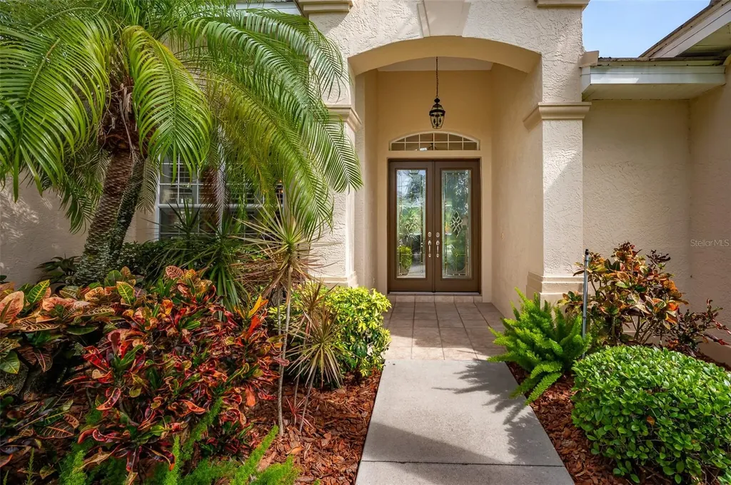 4912 Sabal Lake Circle Sarasota FL 34238