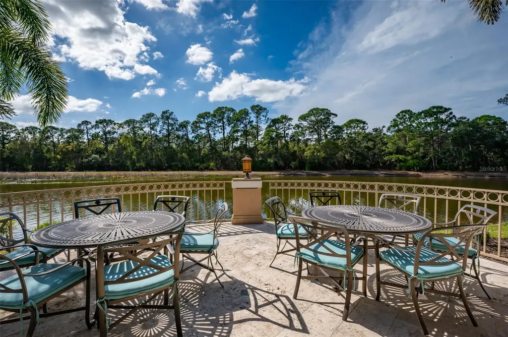 4912 Sabal Lake Circle Sarasota FL 34238