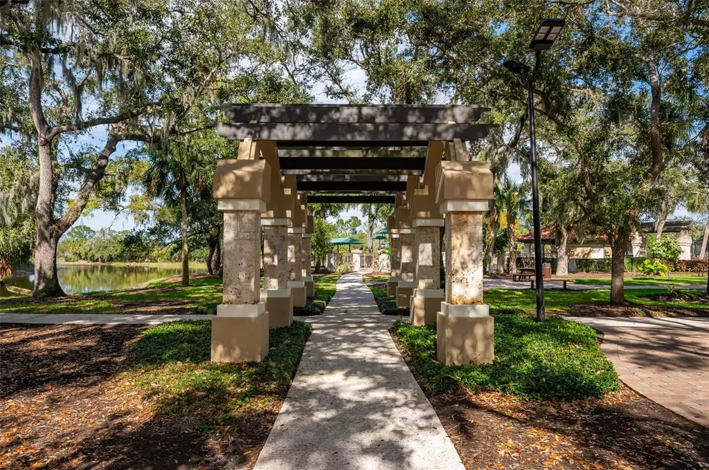 4912 Sabal Lake Circle Sarasota FL 34238
