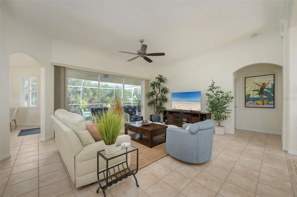 4912 Sabal Lake Circle Sarasota FL 34238