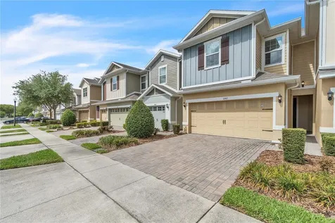 1262 E 10th Street Apopka FL 32703