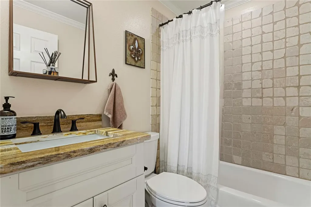 5017 Muir Way Lithia FL 33547