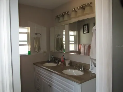 33 Edinburgh Drive Haines City FL 33844