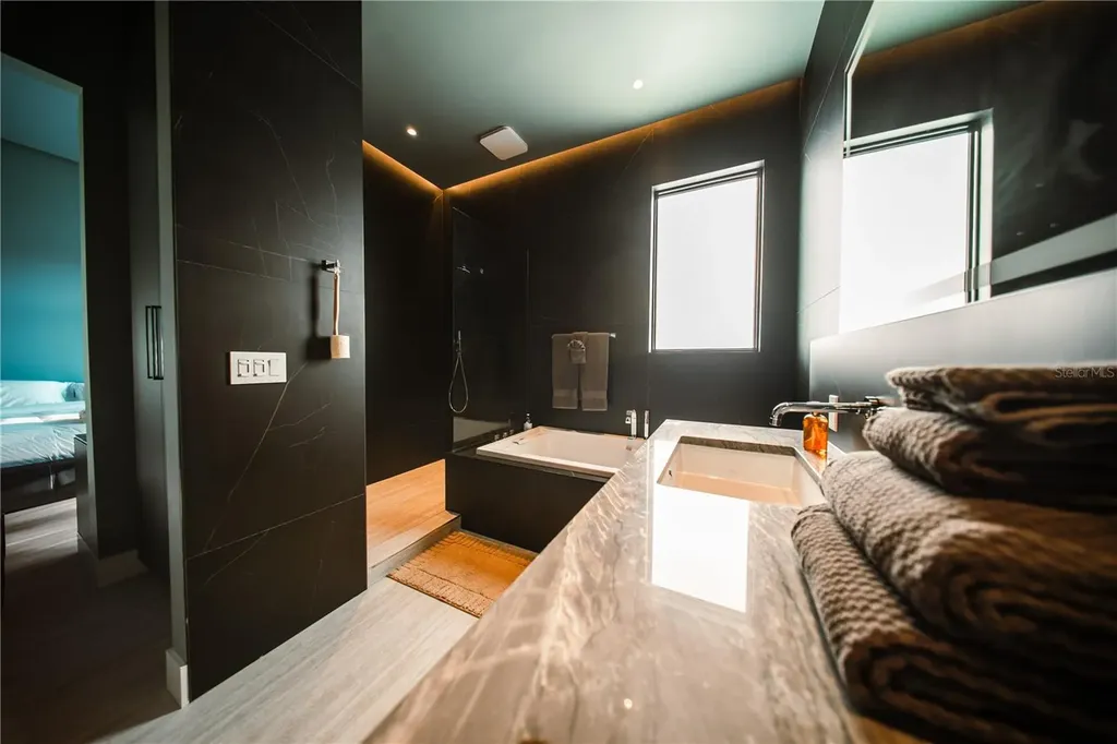 816 Goodrich Avenue Sarasota FL 34236