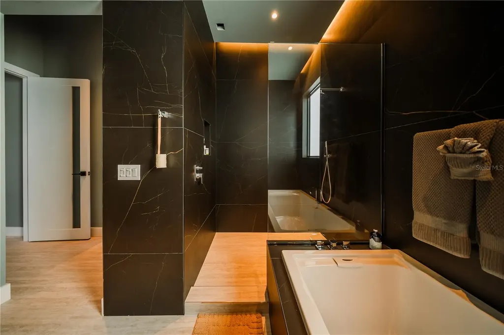 816 Goodrich Avenue Sarasota FL 34236