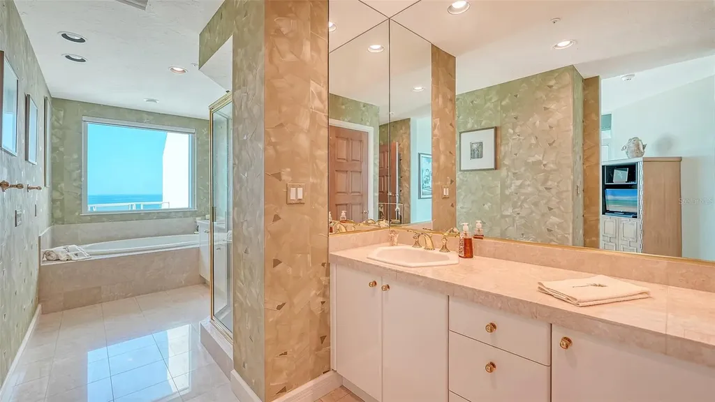 2185 Gulf Of Mexico Drive Longboat Key FL 34228