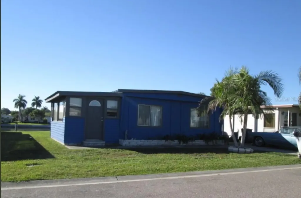 302 51st Avenue E Bradenton FL 34203