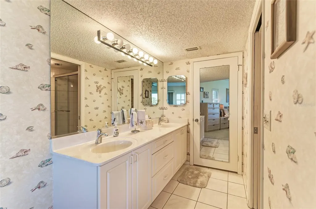 4825 Gulf Of Mexico Drive Longboat Key FL 34228