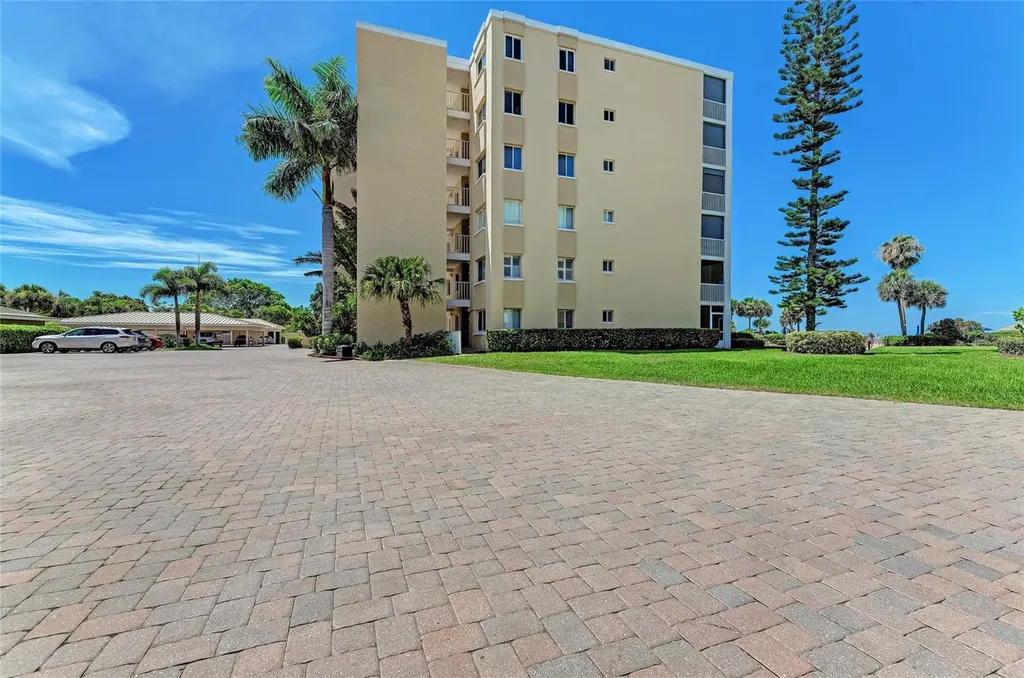 4825 Gulf Of Mexico Drive Longboat Key FL 34228
