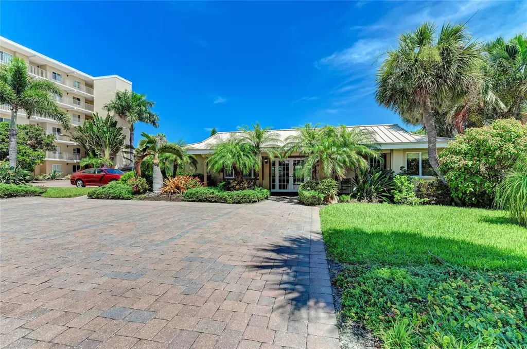 4825 Gulf Of Mexico Drive Longboat Key FL 34228