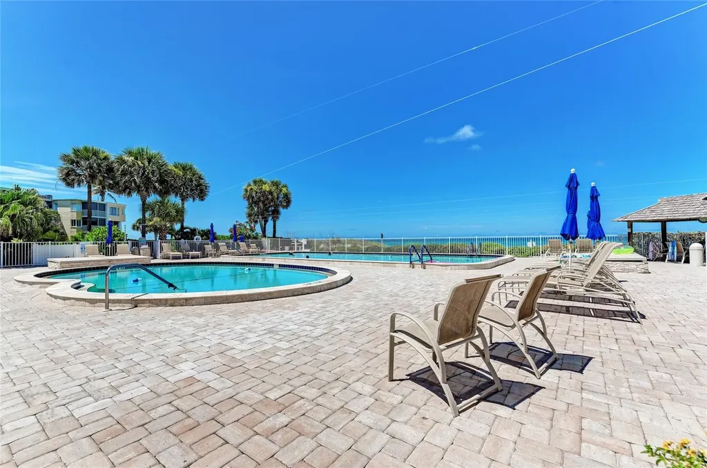 4825 Gulf Of Mexico Drive Longboat Key FL 34228