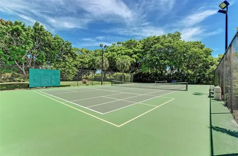 4825 Gulf Of Mexico Drive Longboat Key FL 34228