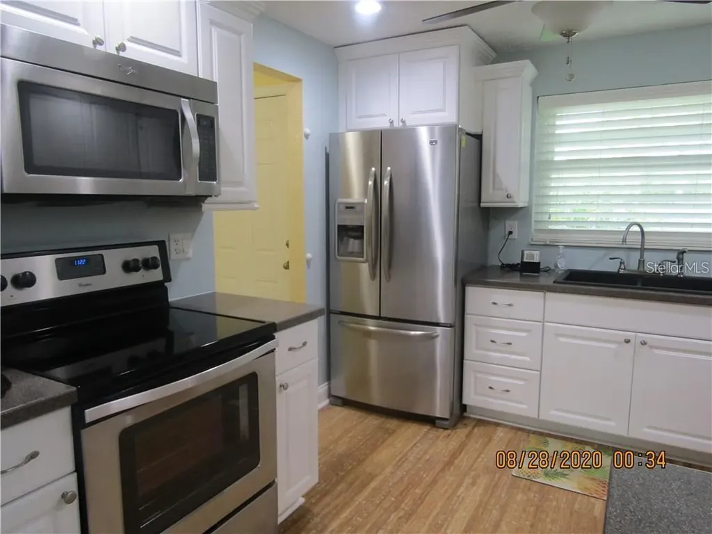 3663 Longmeadow Sarasota FL 34235