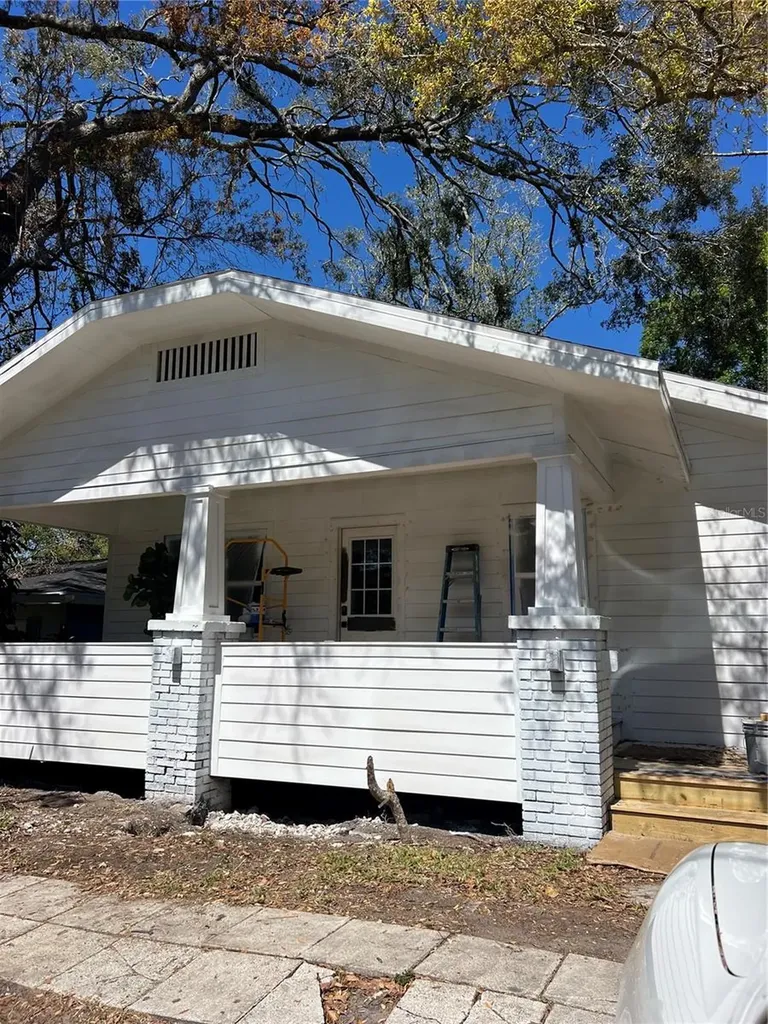 329 W Haya Street Tampa FL 33603