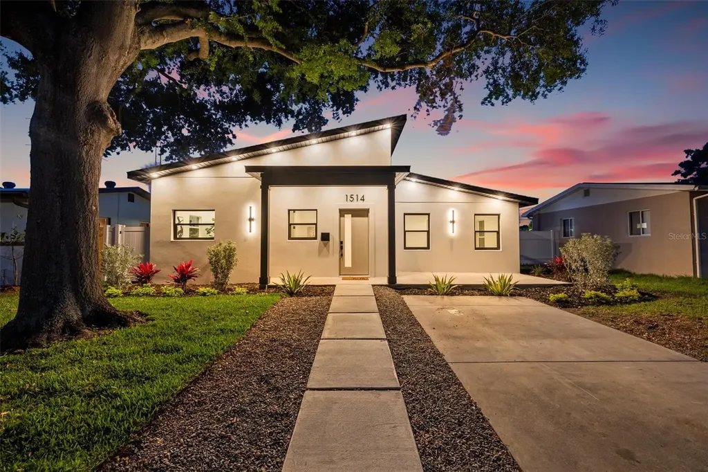1514 55th Avenue N St Petersburg FL 33703