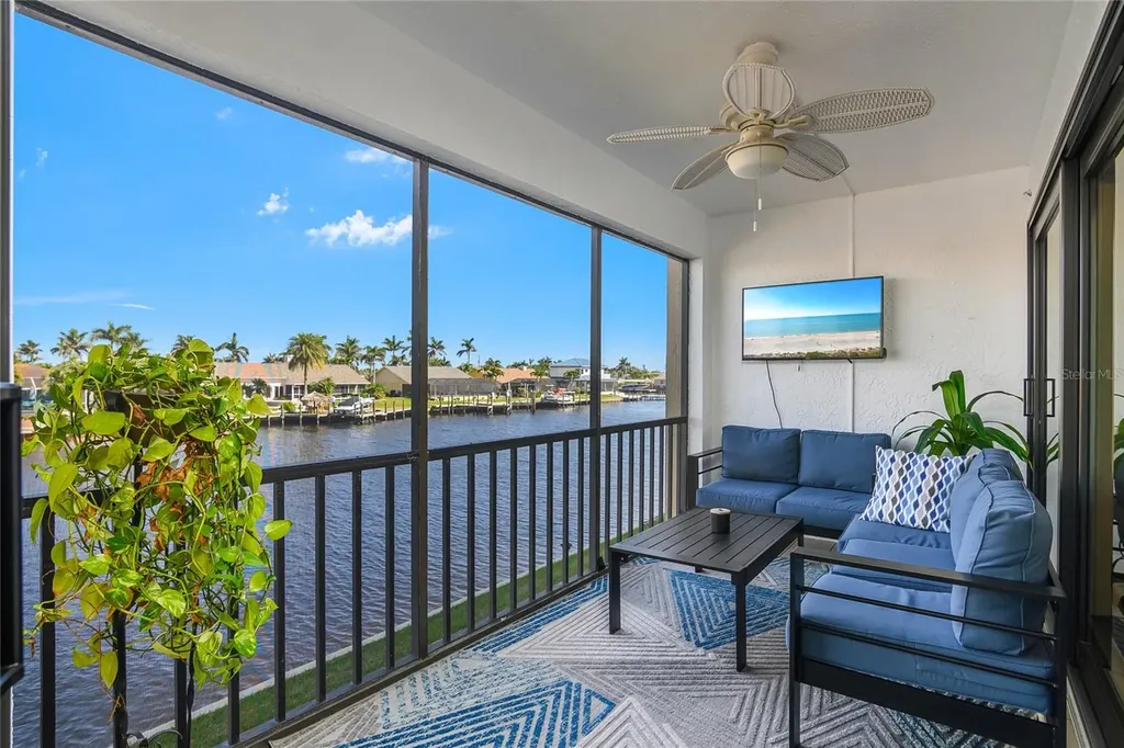 1903 SE 40th Terrace Cape Coral FL 33904